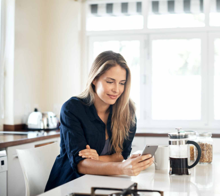 equipo de psicólogos online trabajando de forma coordinada