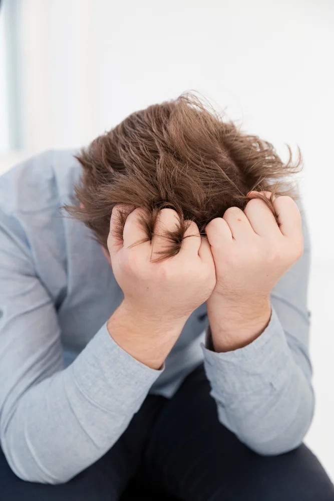 Estrés y factores emocionales relacionados con ansiedad y depresión